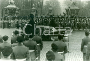 Fotografia d epoca originale 1960 BRUXELLES Corteo a cavallo matrimonio Baldovino I Fabiola del BELGIO Foto 1