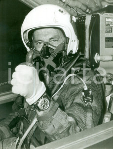 Fotografia d epoca originale 1985 NORVENICH Ministro Manfred WORNER vola su un caccia TORNADO 43+97 Foto 1