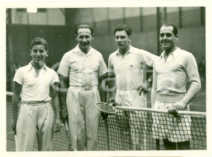 Fotografia d epoca originale 1935 PARIS Tennis Campione Jean BOROTRA con alcuni giocatori FOTOGRAFIA 1