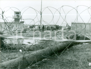 Fotografia d epoca originale 1982 FRANKFURT DE Gruppi di agenti di sicurezza al cantiere aeroporto Foto 1