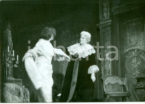 Fotografia d epoca originale 1962 PARIS Teatro Elvira POPESCU Marie DUBOIS recitano LA CONTESSA Foto scena 1