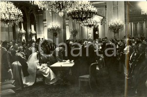 Fotografia d epoca originale 1960 BRUXELLES Firma dello sposo re Baldovino del BELGIO Foto NOZZE REALI 1