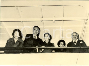 Fotografia d epoca originale 1971 LISBONA P Ex presidente brasiliano Janio QUADROS su nave BRASIL STAR 1