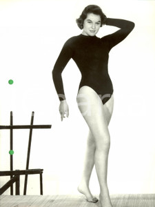 Fotografia d epoca originale 1960 ca MILANO MODA Modella scalza in body nero Foto LUXARDO VINTAGE 1