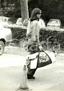 Fotografia d epoca originale 1975 ca MILANO Tennis Jeannie MOTOUSSAMY moglie di Arthur ASHE Foto 30x24 cm 1