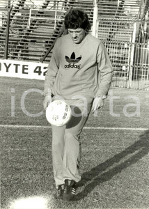 Fotografia d epoca originale 1978 ARGENTINA Mondiali CALCIO UNGHERIA Bela VARADI si allena Sponsor ADIDAS 1