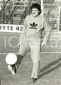 Fotografia d epoca originale 1978 ARGENTINA Mondiali CALCIO UNGHERIA Bela VARADI palleggia Sponsor ADIDAS 1