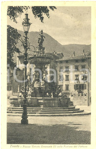 Cartolina originale da collezione 1927 TRENTO Piazza Vittorio Emanuele III con Fontana del NETTUNO Cartolina FP VG 1