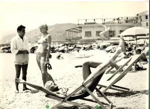 Fotografia d epoca originale 1960 ca LIGURIA Modella in costume da bagno su sdraio Foto MODA VINTAGE 1