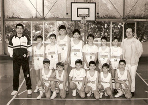Fotografia d epoca originale 1990 ca PESARO Torneo minibasket GISCOUNT MONTECCHIO Fotografia di squadra 1
