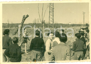 Fotografia d epoca originale 1951 FANO PU Esercitazioni di marcia per alunni scuole Foto cm 10 x 7 1