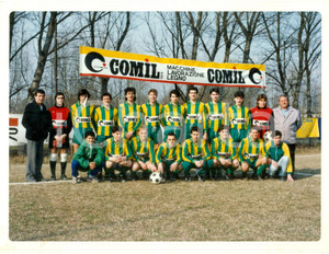 Fotografia d epoca originale 1988 MONTELABBATE PU Squadra di calcio sponsor COMIL Fotografia 1