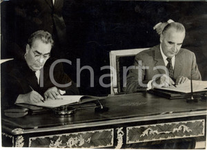 Fotografia d epoca originale 1971 PARIS LÃ©onid ILITCH BREZNEV Georges Jean POMPIDOU accordo FrancoSovietico 1