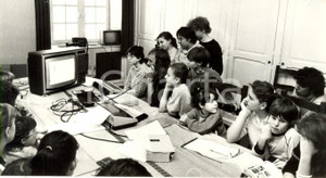 Fotografia d epoca originale 1985 EBERSMUNSTER F Studenti alla prima lezione di telematica Foto 1