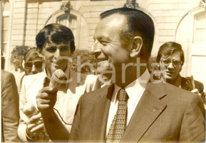 Fotografia d epoca originale 1976 PARIS F Jean LECANUET risponde ai giornalisti su informatica e libertÃ  1