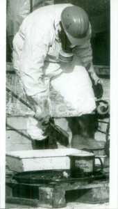 Fotografia d epoca originale 1986 SVIZZERA DISASTRO SANDOZ Decontaminazione dopo disastro chimico Fotografia 1