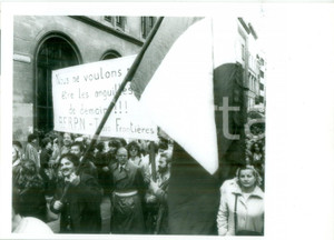 Fotografia d epoca originale 1986 SVIZZERA Folla protesta contro inquinamento chimico SANDOZ Fotografia 1