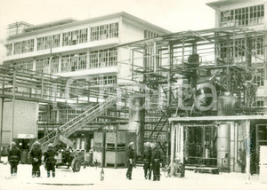 Fotografia d epoca originale 1987 SVIZZERA Tecnici intervengono alla fabbrica SANDOZ dopo disastro Fotografia 1