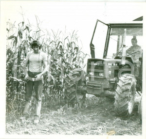 Fotografia d epoca originale 1983 BOSSENDORF FRANCE Trattore 7814 alla raccolta del mais Foto 1 1
