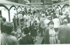 Fotografia d epoca originale 1990 ca MULHOUSE F Turisti in visita alle JournÃ©es d Octobre Fotografia 1
