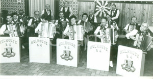Fotografia d epoca originale 1990 ca MULHOUSE F Banda di fisarmoniche alle JournÃ©es d Octobre Fotografia 1