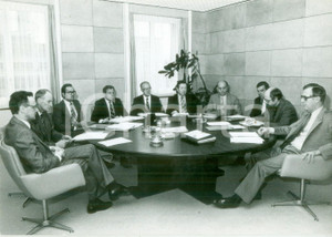 Fotografia d epoca originale 1980 SCHWEIZERHALLE SVIZZERA Riunione dirigenti fabbrica SANDOZ Fotografia 1