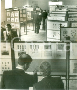 Fotografia d epoca originale 1981 SAINTLOUIS FRANCE Mostra filatelica incisore EugÃ¨ne LACAQUE Fotografia 1