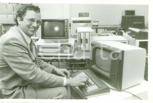 Fotografia d epoca originale 1984 MULSHOUSE F Tecnico Maurice VALLET al lavoro su PDG MERCURE Fotografia 1