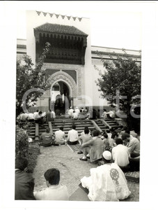 Fotografia d epoca originale 1992 MOSQUEE DE PARIS Preghiera dei musulmani per golpe in ALGERIA Foto MONIER 1