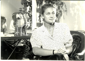 Fotografia d epoca originale 1989 PARIS Elisabeth BADINTER invitÃ© ANTENNE 2 Ã©mission Le soufflÃ© de la libertÃ© 1