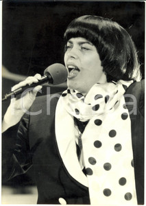 1985 PARIS Mireille MATHIEU invité Studio 1 sur radio EUROPE 1 *Photo Publicité