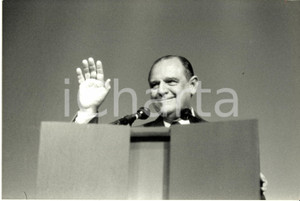 Fotografia d epoca originale 1988 POITIERS France Raymond BARRE lors de son discours Photo 26 x 17 cm 1