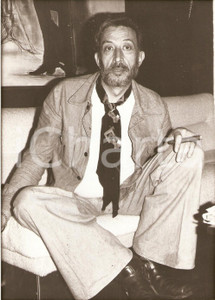 Fotografia d epoca originale 1975 ca CINEMA Philippe CLAY smocking a cigar GRAND PEUR DANS LA MONTAGNE Photo 1