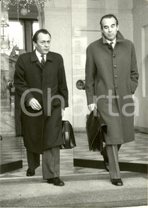 Fotografia d epoca originale 1984 PARIS F ELYSEE Robert BADINTER et Michel ROCARD Photographie 1
