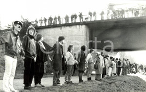 Fotografia d epoca originale 1986 SVIZZERA Manifestazioni contro inquinamento dopo disastro SANDOZ Foto 1