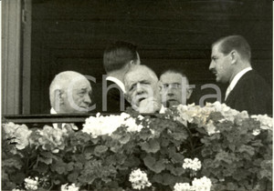 Fotografia d epoca originale 1960 ca PARIGI F Marcel BOUSSAC e Charles DE GAULLE a LONGCHAMP RISTAMPA 1980 1