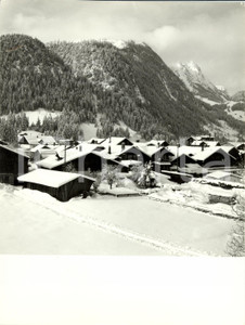 Fotografia d epoca originale 1980 ca SVIZZERA Canton BERNA  Villaggio GSTAAD con tetti innevati Fotografia 1