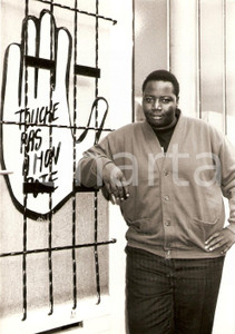 Fotografia d epoca originale 1992 PARIS FodÃ© SYLLA Nouveau PrÃ©sident SOS RACISME Touche pas Ã  mon Pote PHOTO 1