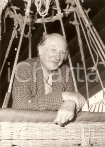 Fotografia d epoca originale 1974 PARIS Aeronauta Charles DOLLFUS compie 601Â° ascensione Mongolfiera FOTO 1