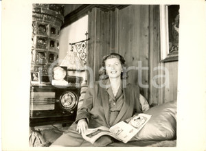 Fotografia d epoca originale 1945 ca VADUZ Gina von WILCZEK Principessa LIECHTENSTEIN nella sua casa Foto 1