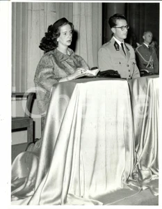 Fotografia d epoca originale 1945 ca KOEKELBERG B Re Baldovino e Regina Fabiola Basilica SACRO CUORE Foto 1
