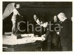 Fotografia d epoca originale 1938 ROMA Palazzo CHIGI Galeazzo CIANO firma accordi italoinglesi Fotografia 1