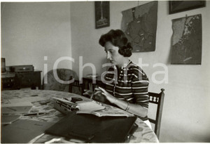 Fotografia d epoca originale 1960 ca Infanta PILAR BORBONESPAGNA Duchessa BADAJOZ nella sua casa Foto 1