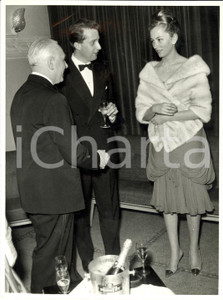 Fotografia d epoca originale 1960 ca BELGIO Principe Alberto e Principessa Paola  Champagne POMMERY Foto 1
