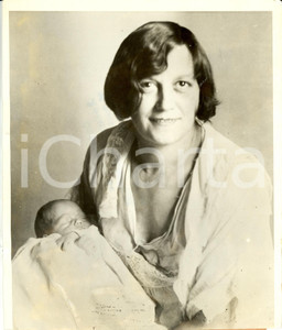 Fotografia d epoca originale 1930 ca CHICAGO USA Kate PULLMAN Vaudeville actress with her baby Photograph 1