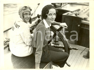 Fotografia d epoca originale 1930 ca USA Loretta TURNBULL Barbara McCARTNEY Commodores LOS ANGELES BOAT SHOW 1