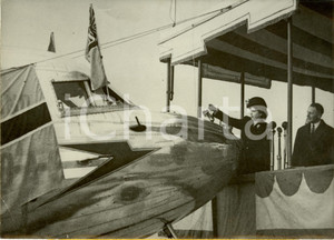 Fotografia d epoca originale 1947 PARIS Princess ELIZABETH christens ELIZABETH OF ENGLAND new plane Photo 1