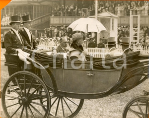 Fotografia d epoca originale 1935 ca BERKSHIRE UK ROYAL ASCOT King George V and Queen Mary Photo DAMAGED 1