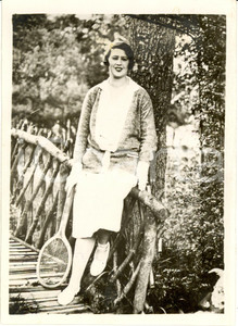 Fotografia d epoca originale 1950 ca PARIS Elena LUPESCU moglie CAROL II di ROMANIA torna in Patria Foto 1