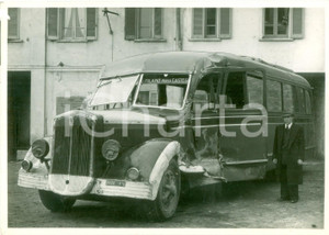 Fotografia d epoca originale 1950 ca PAVIA Autocorriera per CASTEGGIO  MILANO dopo un incidente Fotografia 1